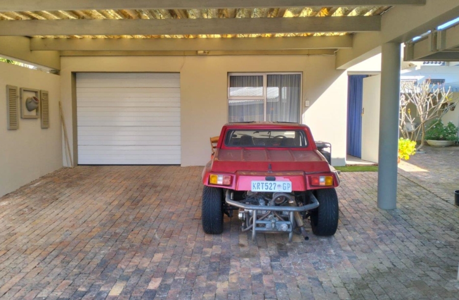 4 Bedroom Property for Sale in Hartenbos Central Western Cape